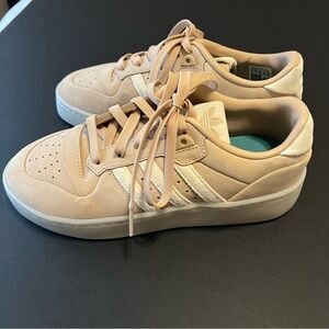 Adidas basketball cream and beige leather sneakers, sz 8 women’s, NEW!